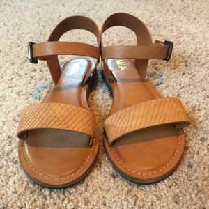 Women’s open toe sandal